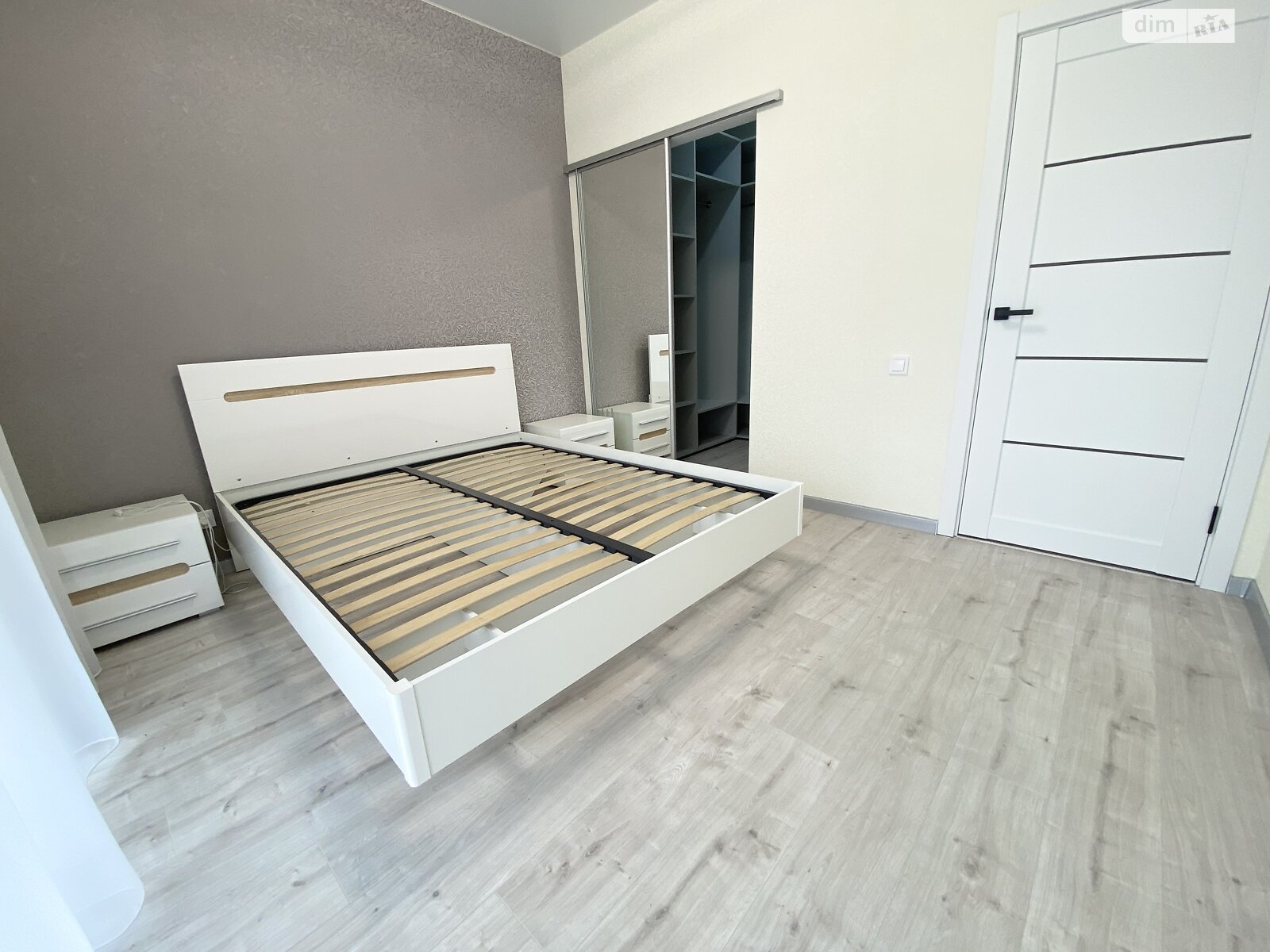 Продажа трехкомнатной квартиры в Днепре, на пер. Добровольцев 3, район Соборный фото 1