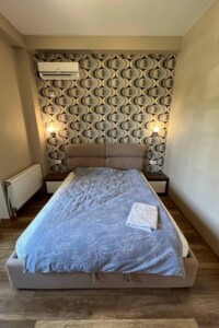 Продажа трехкомнатной квартиры в Днепре, на ул. Евпаторийская, район Соборный фото 2