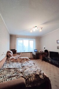 Продажа трехкомнатной квартиры в Днепре, на просп. Героев, район Соборный фото 2