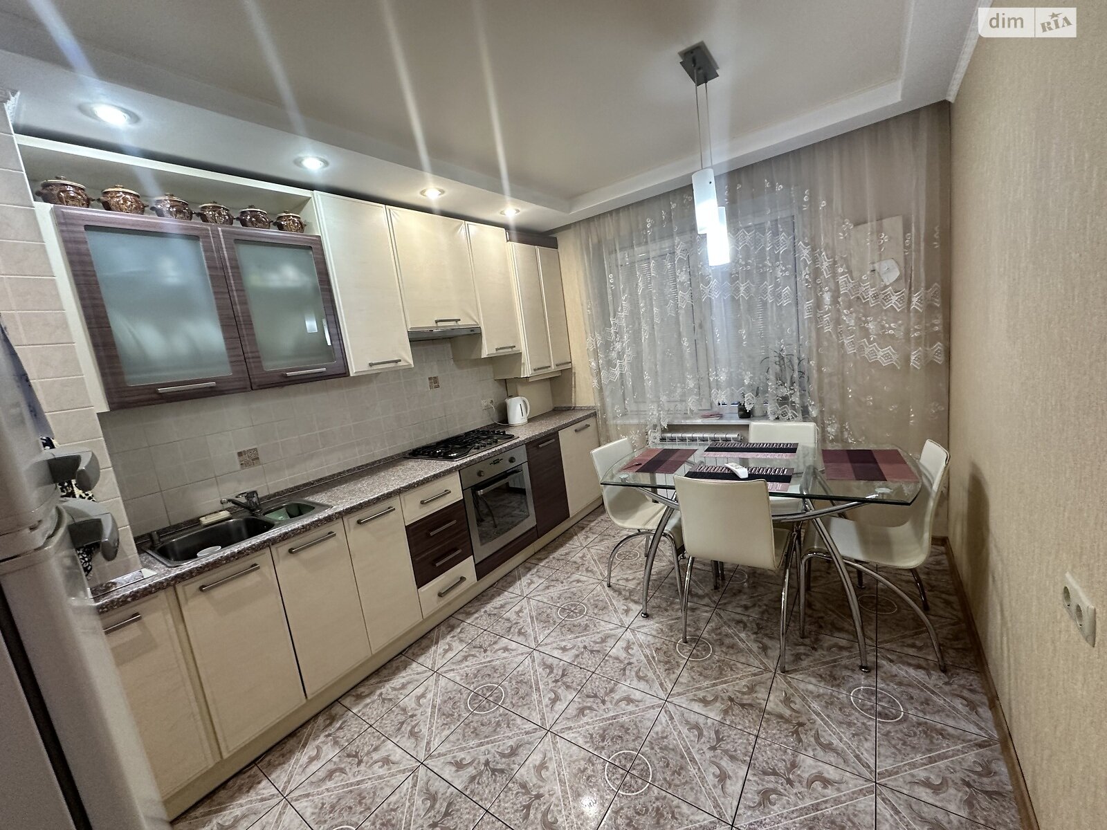 Продажа трехкомнатной квартиры в Днепре, на просп. Героев, район Соборный фото 1