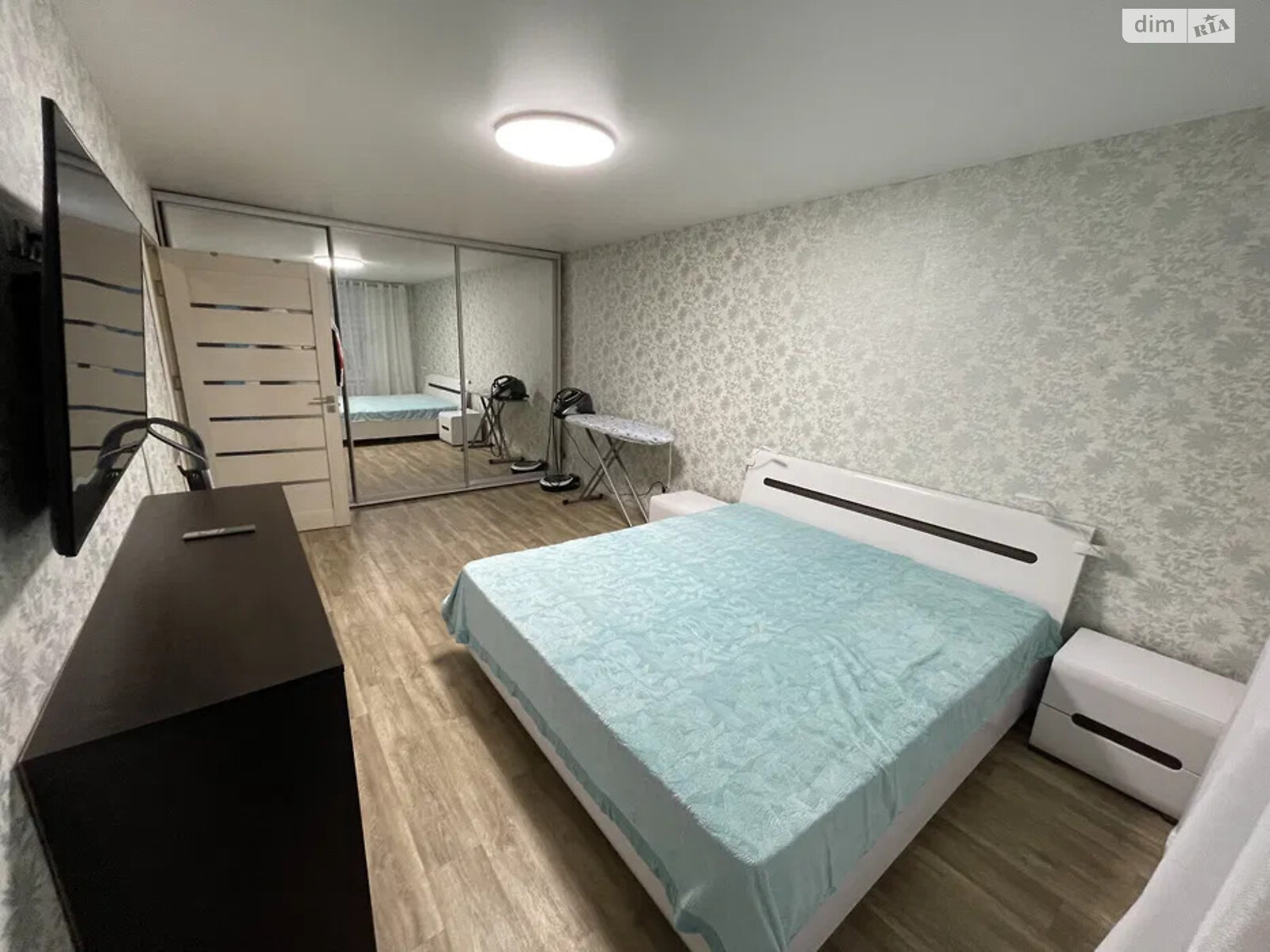 Продажа трехкомнатной квартиры в Днепре, на просп. Героев 3, район Соборный фото 1 Продажа трехкомнатной квартиры в Днепре, на просп. Героев 3, район Соборный фото 1