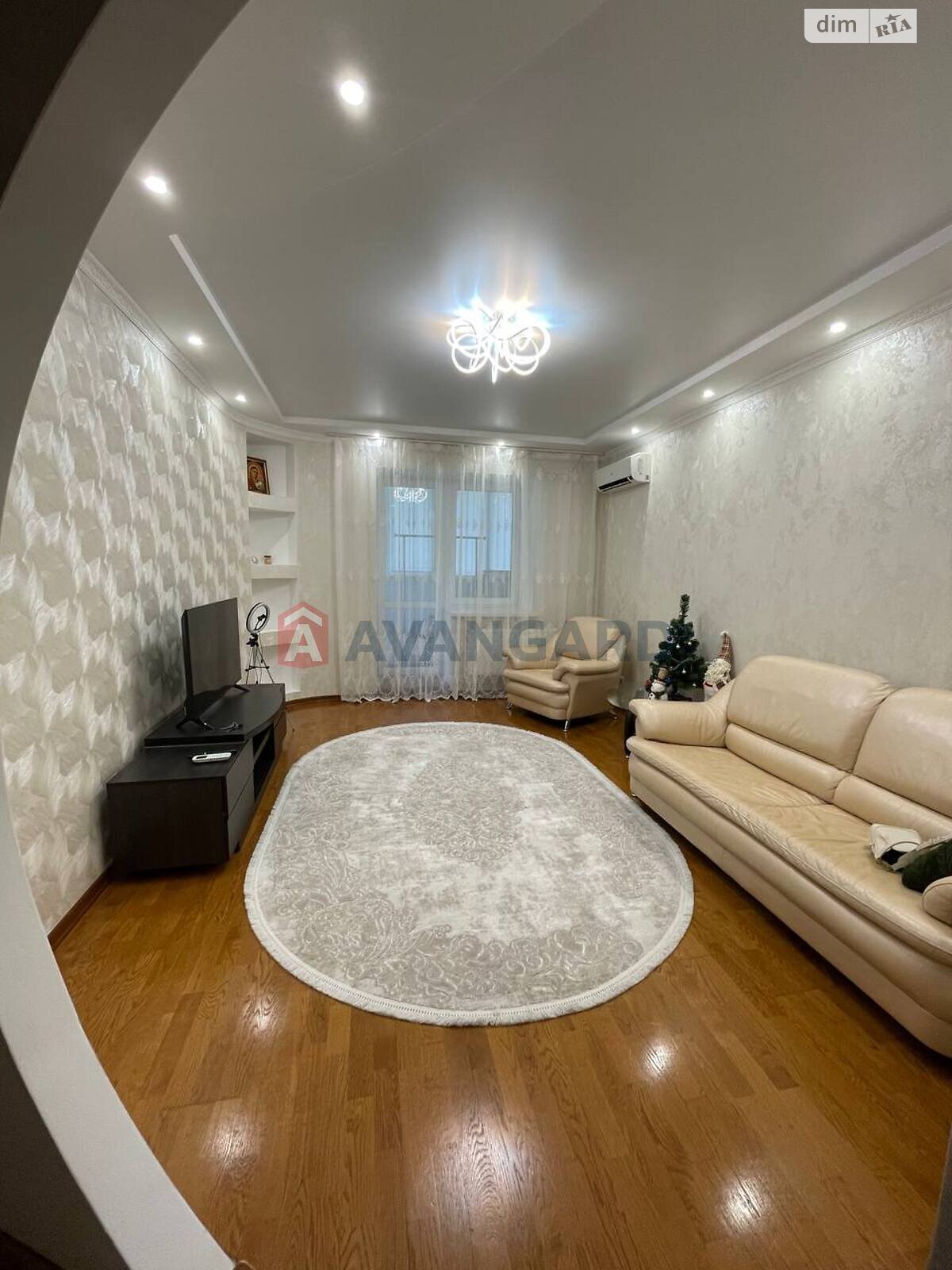 Продаж трикімнатної квартири в Дніпрі, на вул. Космічна, район Соборний фото 1 Продаж трикімнатної квартири в Дніпрі, на вул. Космічна, район Соборний фото 1