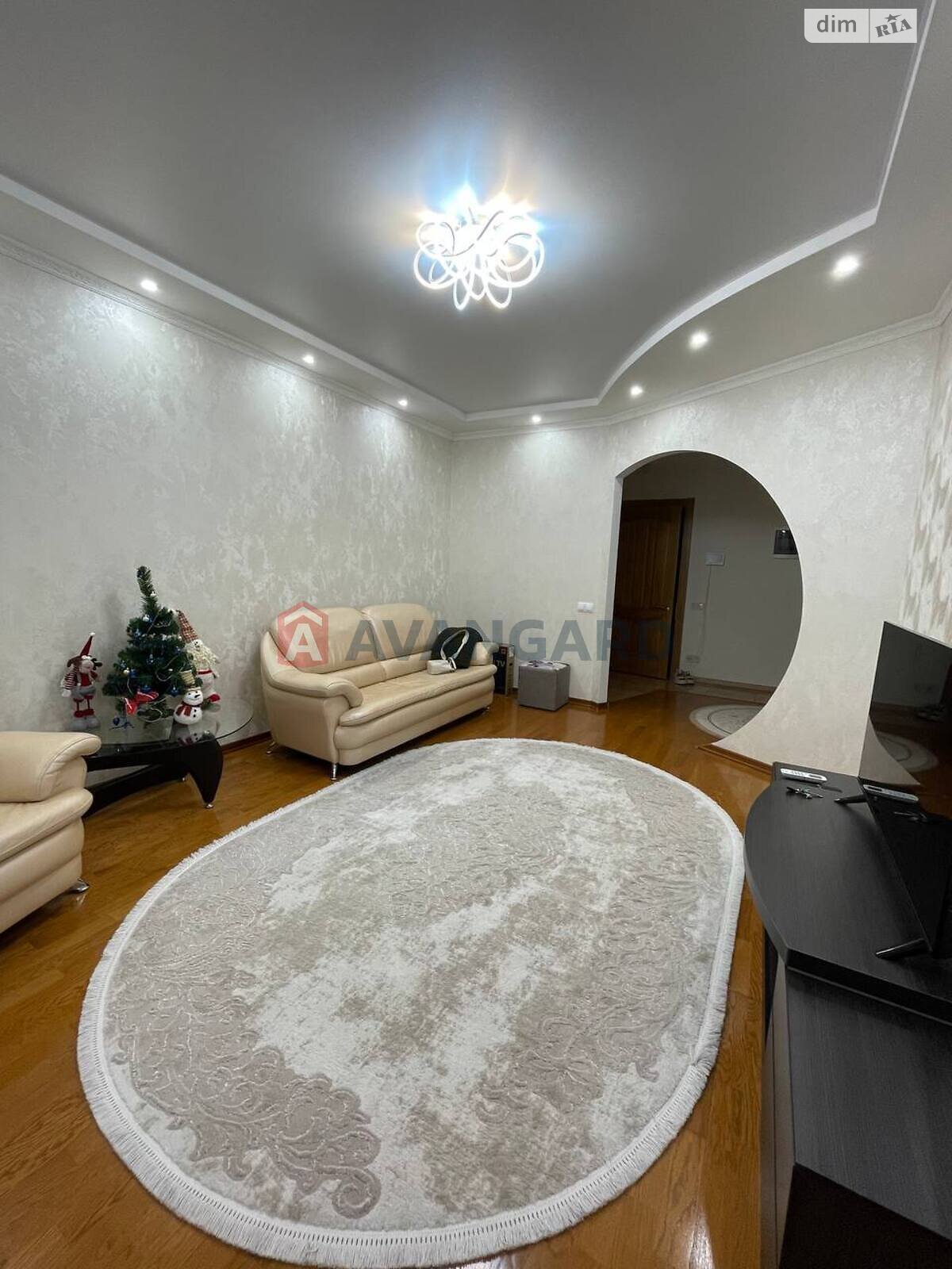 Продаж трикімнатної квартири в Дніпрі, на вул. Космічна, район Соборний фото 1 Продаж трикімнатної квартири в Дніпрі, на вул. Космічна, район Соборний фото 1