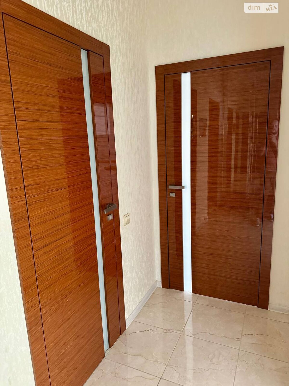 Продаж чотирикімнатної квартири в Дніпрі, на узвіз Крутогірний 28, район Соборний фото 1 Продаж чотирикімнатної квартири в Дніпрі, на узвіз Крутогірний 28, район Соборний фото 1