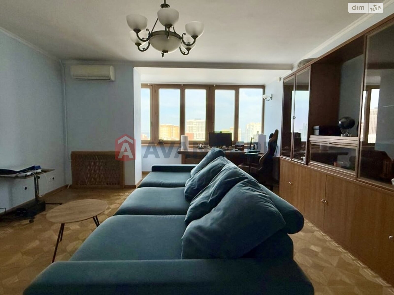 Продаж трикімнатної квартири в Дніпрі, на узвіз Крутогірний 9, район Соборний фото 1 Продаж трикімнатної квартири в Дніпрі, на узвіз Крутогірний 9, район Соборний фото 1