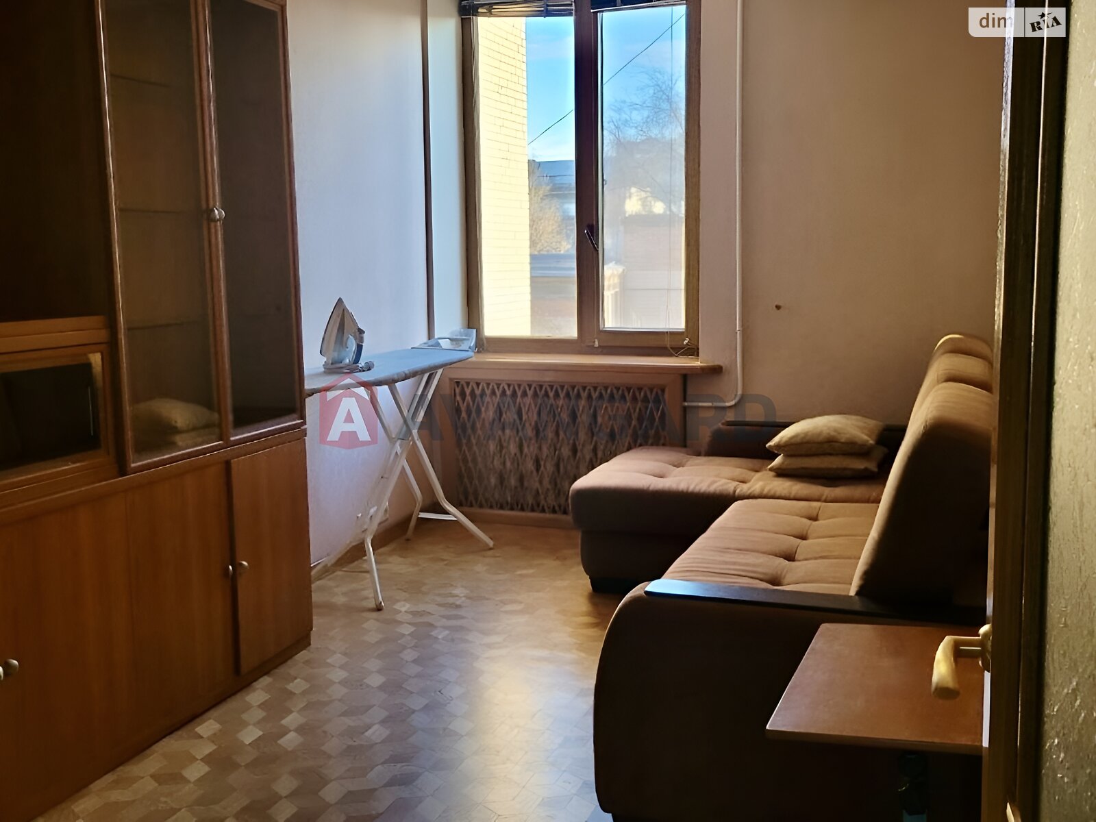 Продаж трикімнатної квартири в Дніпрі, на узвіз Крутогірний 9, район Соборний фото 1 Продаж трикімнатної квартири в Дніпрі, на узвіз Крутогірний 9, район Соборний фото 1