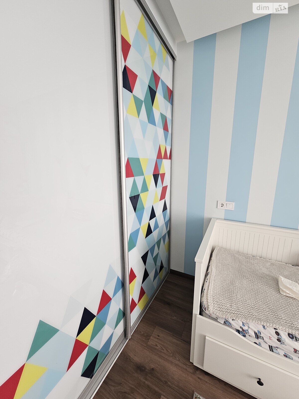 Продаж трикімнатної квартири в Дніпрі, на вул. Левка Лук’яненка 16, кв. 69, район Соборний фото 1 Продаж трикімнатної квартири в Дніпрі, на вул. Левка Лук’яненка 16, кв. 69, район Соборний фото 1