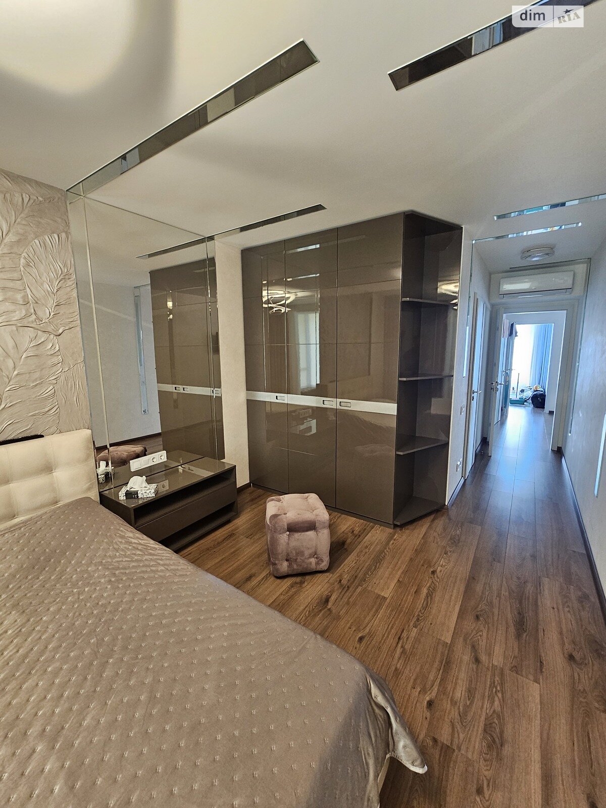 Продаж трикімнатної квартири в Дніпрі, на вул. Левка Лук’яненка 16, кв. 69, район Соборний фото 1 Продаж трикімнатної квартири в Дніпрі, на вул. Левка Лук’яненка 16, кв. 69, район Соборний фото 1