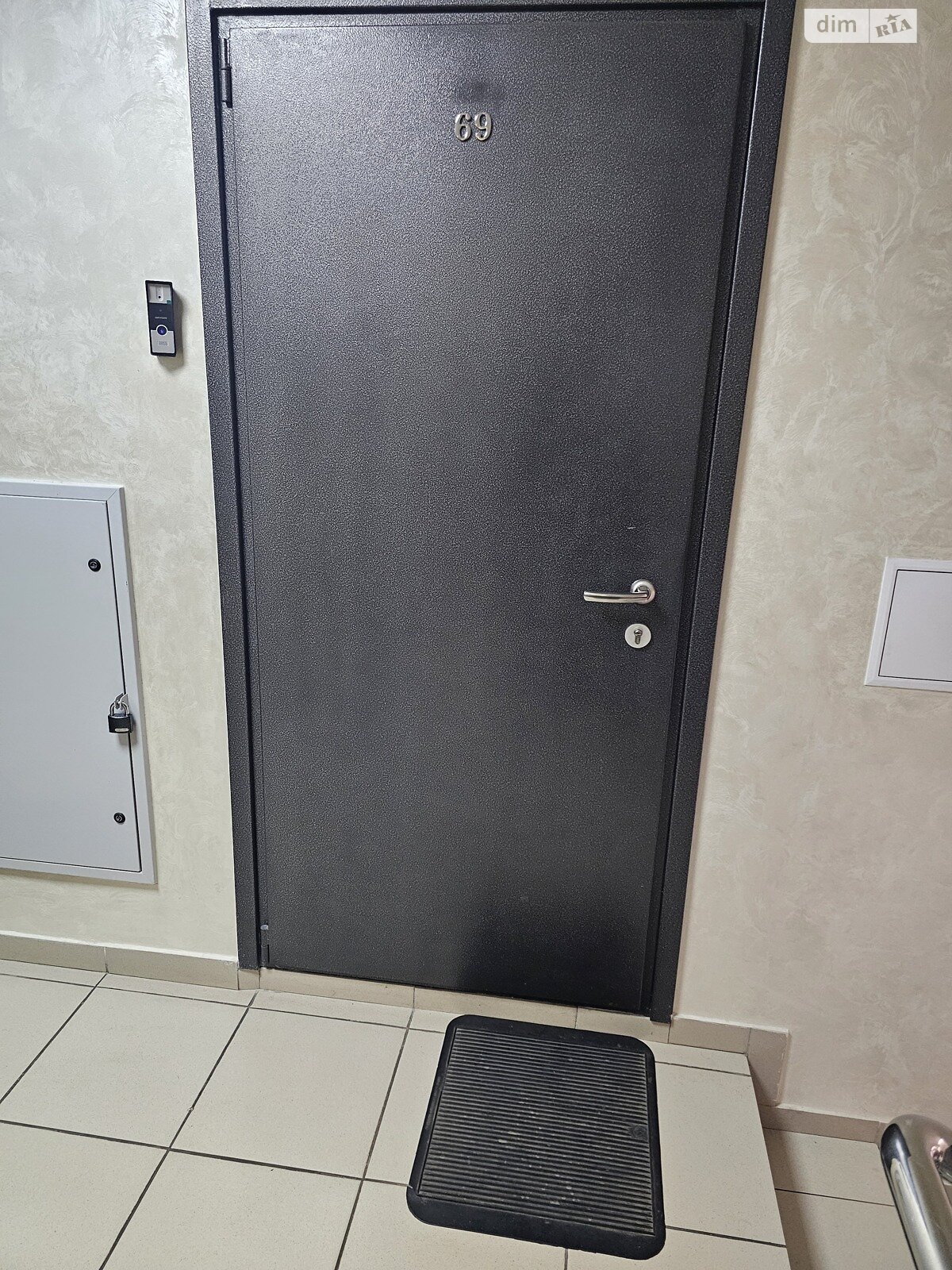 Продаж трикімнатної квартири в Дніпрі, на вул. Левка Лук’яненка 16, кв. 69, район Соборний фото 1 Продаж трикімнатної квартири в Дніпрі, на вул. Левка Лук’яненка 16, кв. 69, район Соборний фото 1