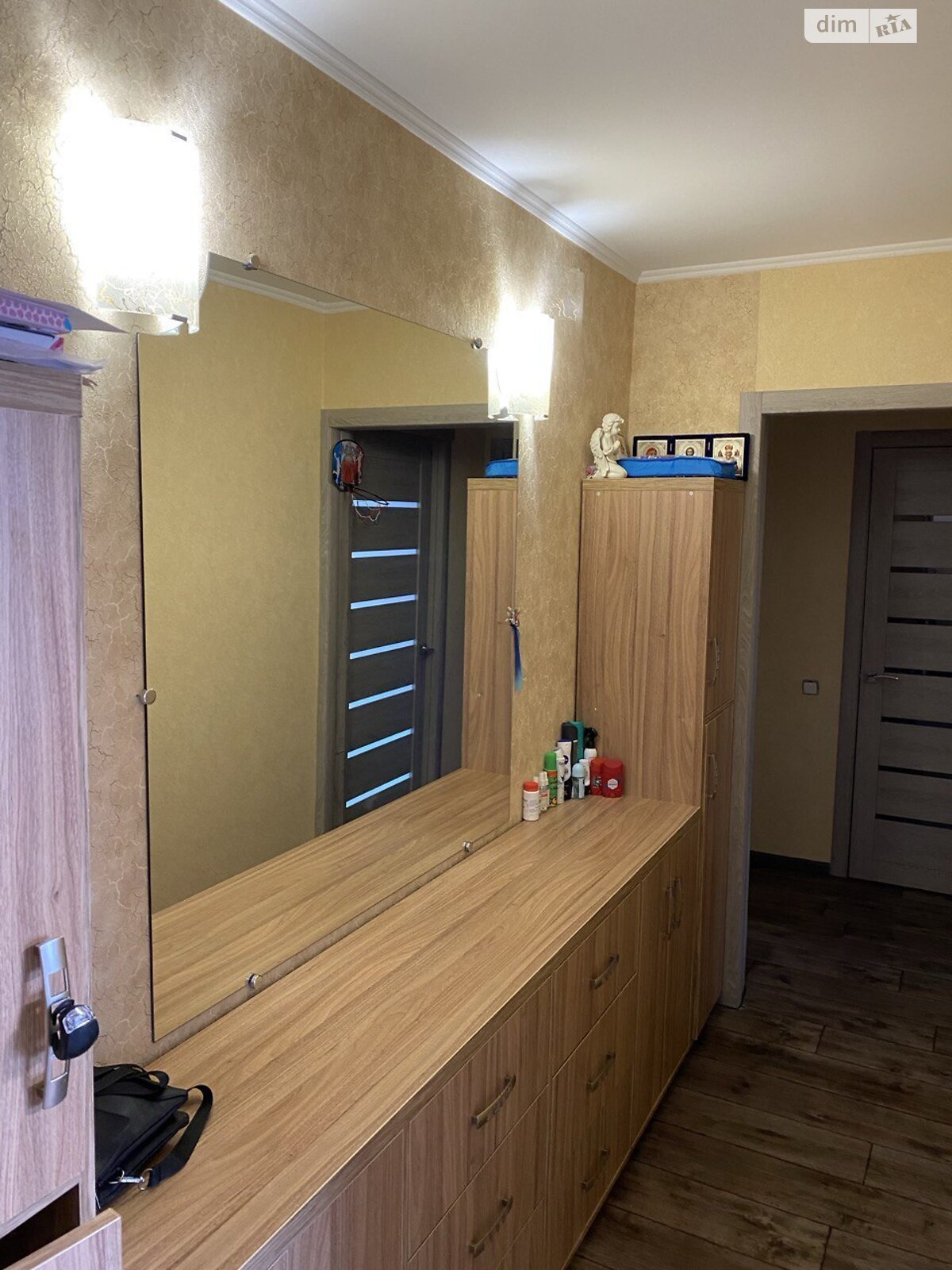 Продаж трикімнатної квартири в Дніпрі, на вул. Мандриківська 141, район Соборний фото 1 Продаж трикімнатної квартири в Дніпрі, на вул. Мандриківська 141, район Соборний фото 1
