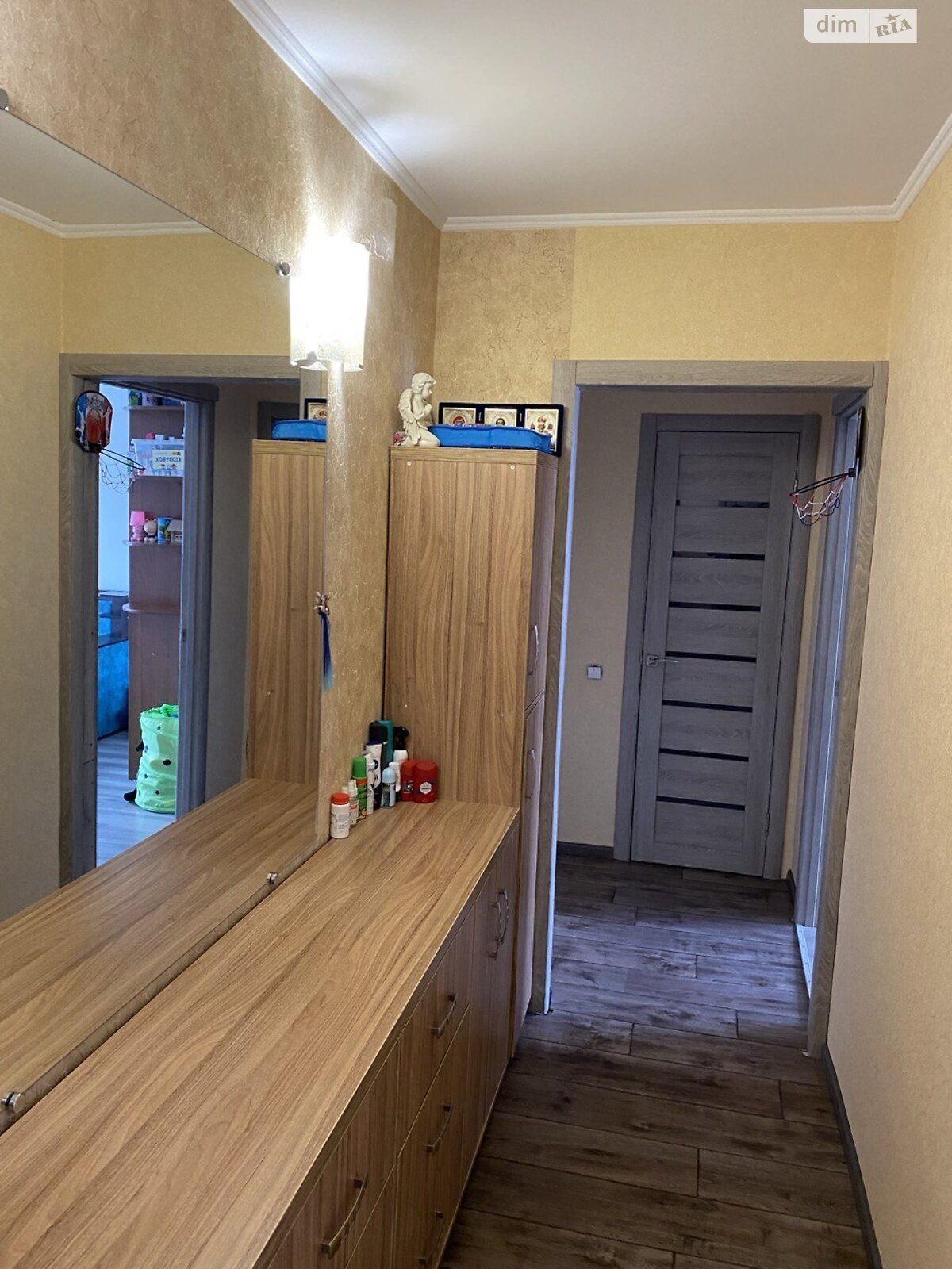 Продаж трикімнатної квартири в Дніпрі, на вул. Мандриківська 141, район Соборний фото 1 Продаж трикімнатної квартири в Дніпрі, на вул. Мандриківська 141, район Соборний фото 1