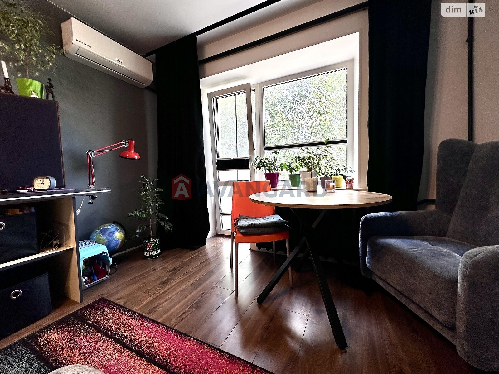 Продаж трикімнатної квартири в Дніпрі, на вул. Марії Кюрі 13, район Соборний фото 1 Продаж трикімнатної квартири в Дніпрі, на вул. Марії Кюрі 13, район Соборний фото 1