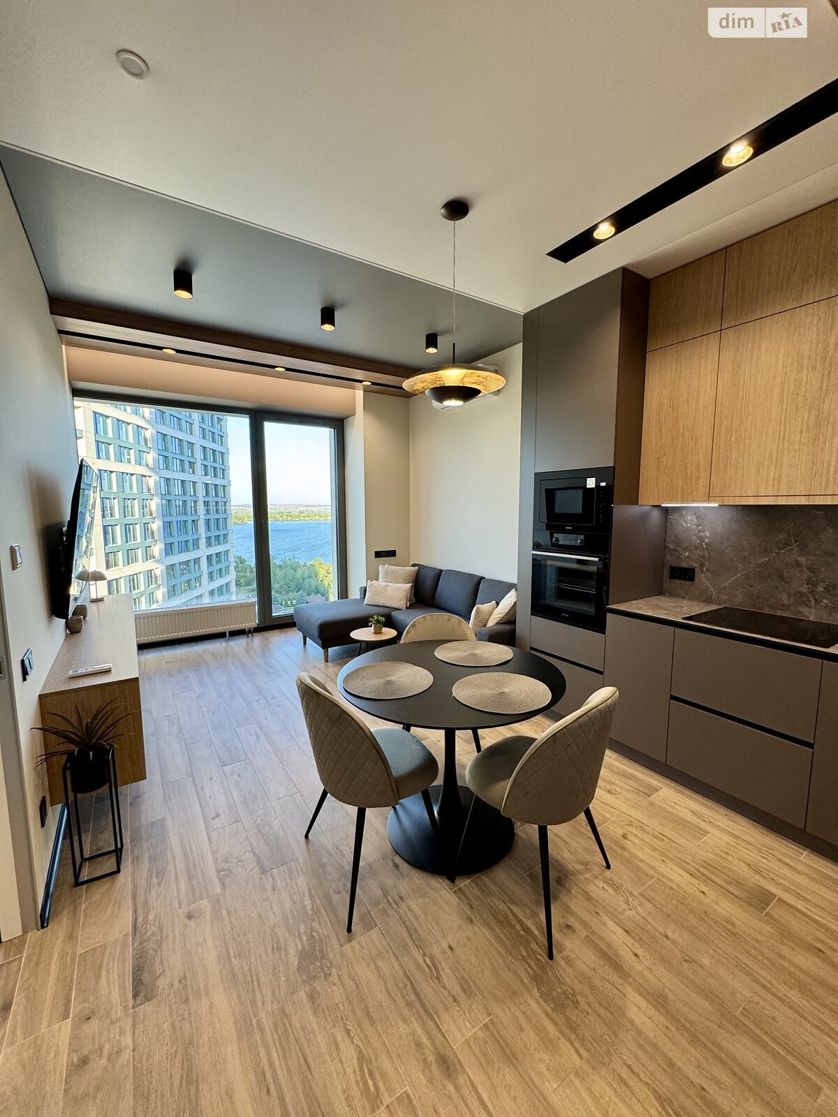 Продажа двухкомнатной квартиры в Днепре, на ул. Набережная Победы 9Б, район Соборный фото 1