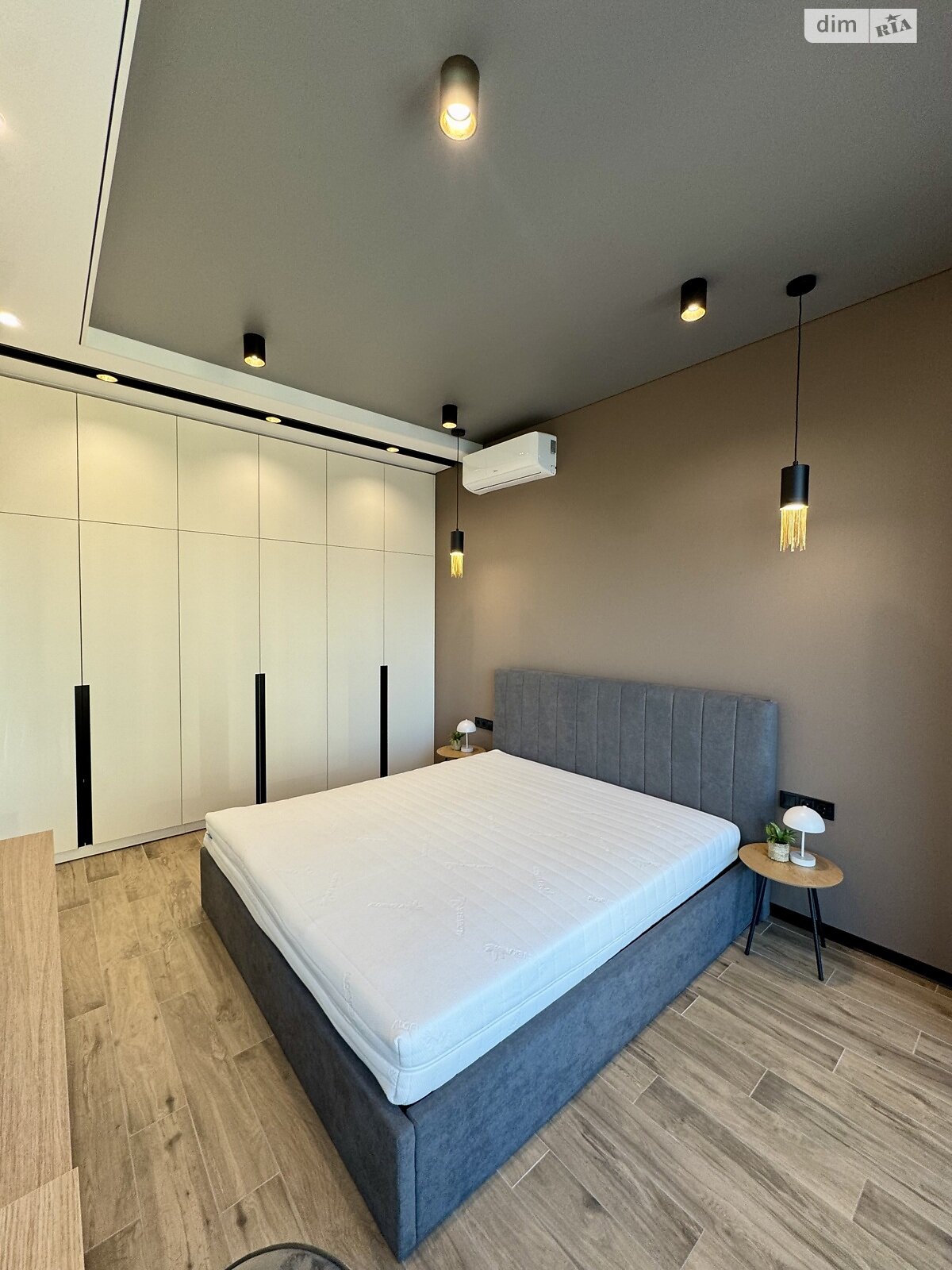 Продажа двухкомнатной квартиры в Днепре, на ул. Набережная Победы 9Б, район Соборный фото 1