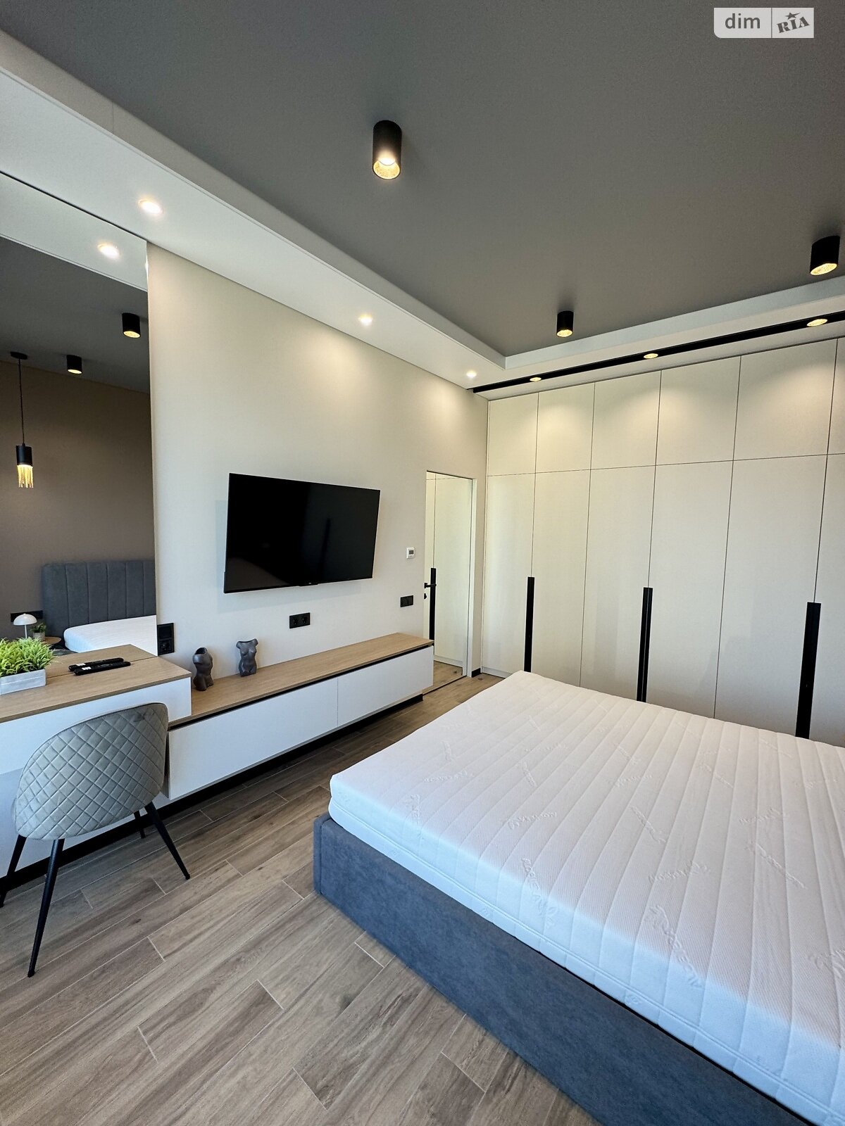 Продажа двухкомнатной квартиры в Днепре, на ул. Набережная Победы 9Б, район Соборный фото 1