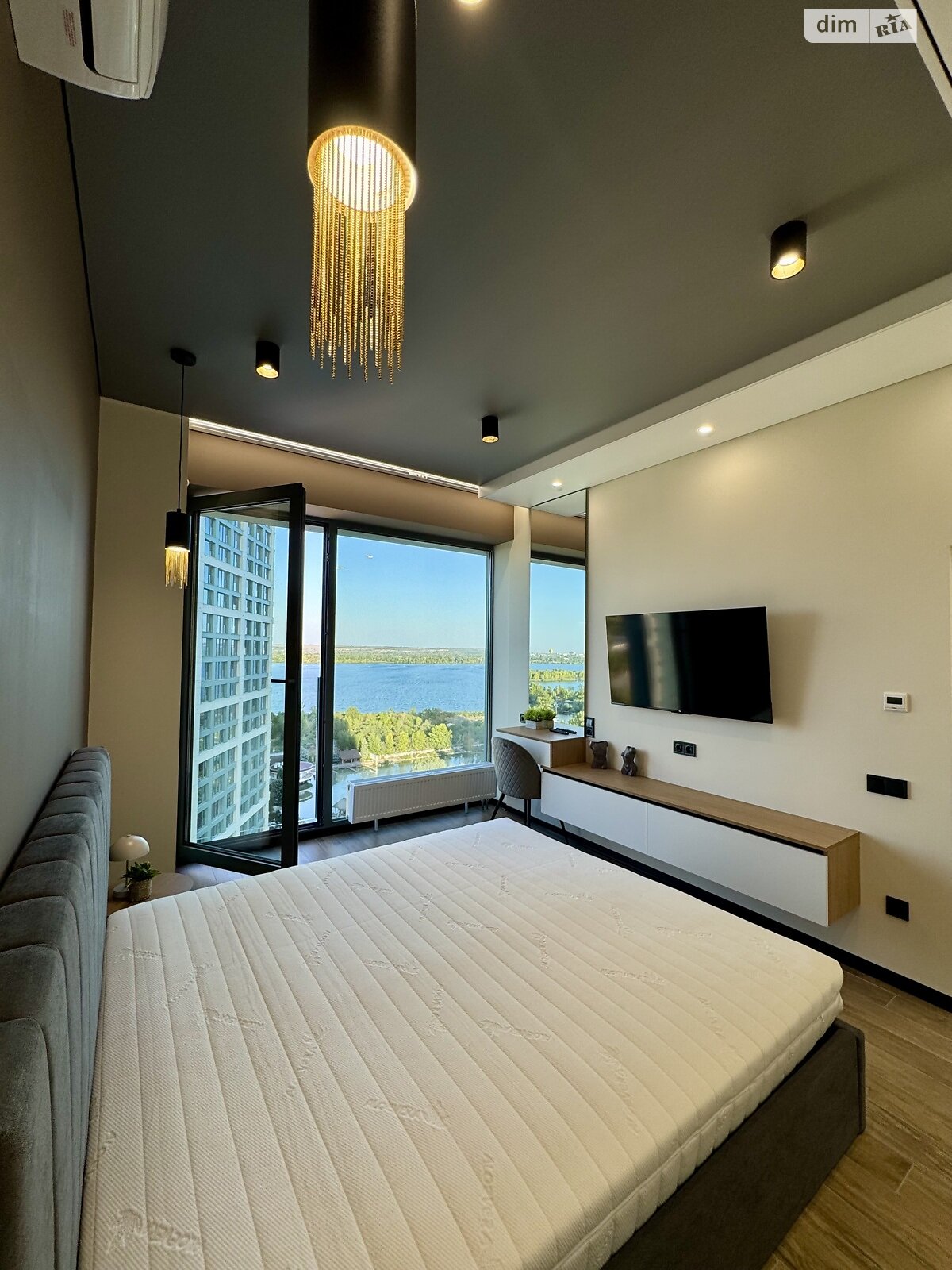 Продажа двухкомнатной квартиры в Днепре, на ул. Набережная Победы 9Б, район Соборный фото 1