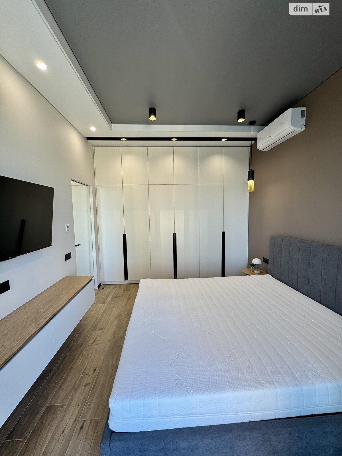 Продажа двухкомнатной квартиры в Днепре, на ул. Набережная Победы 9Б, район Соборный фото 1