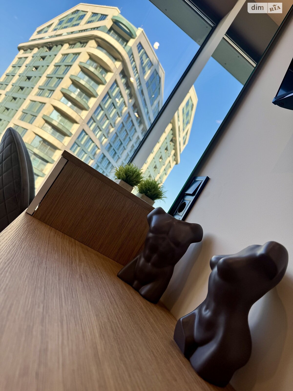 Продажа двухкомнатной квартиры в Днепре, на ул. Набережная Победы 9Б, район Соборный фото 1