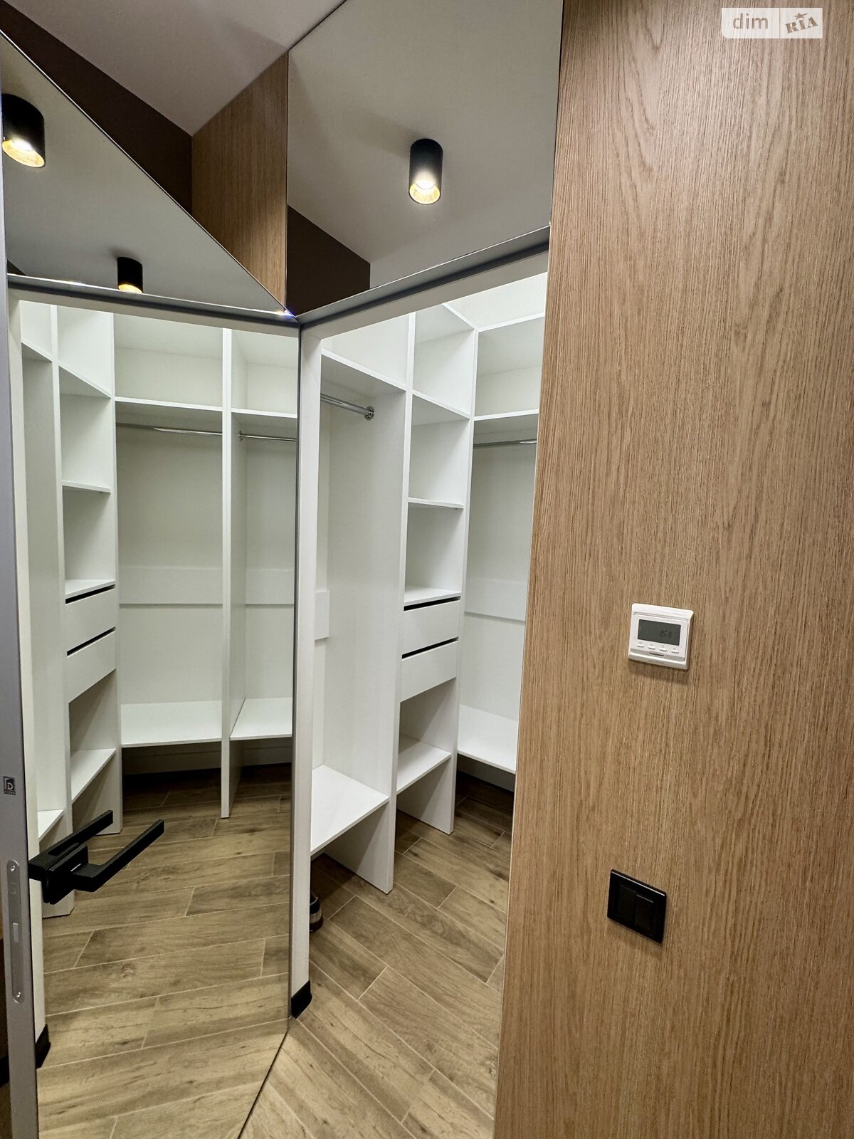 Продажа двухкомнатной квартиры в Днепре, на ул. Набережная Победы 9Б, район Соборный фото 1