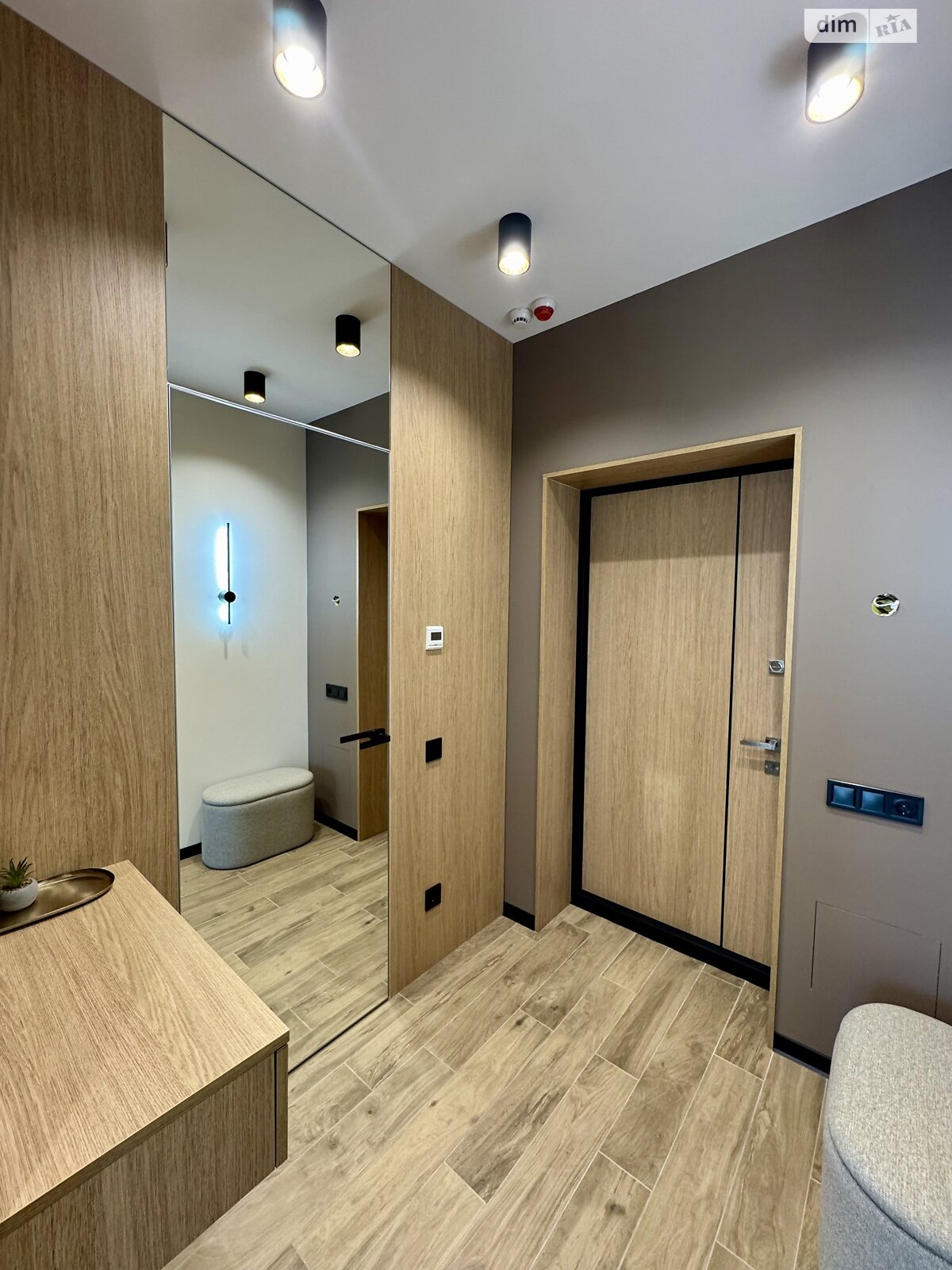 Продажа двухкомнатной квартиры в Днепре, на ул. Набережная Победы 9Б, район Соборный фото 1