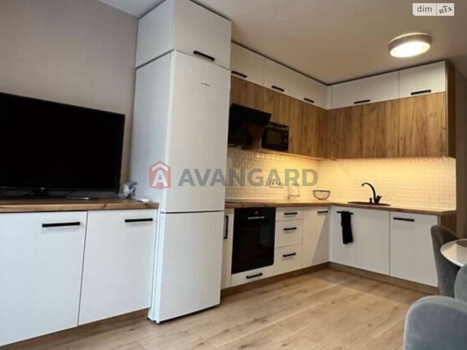 Продажа трехкомнатной квартиры в Днепре, на ул. Набережная Победы 42, район Соборный фото 1