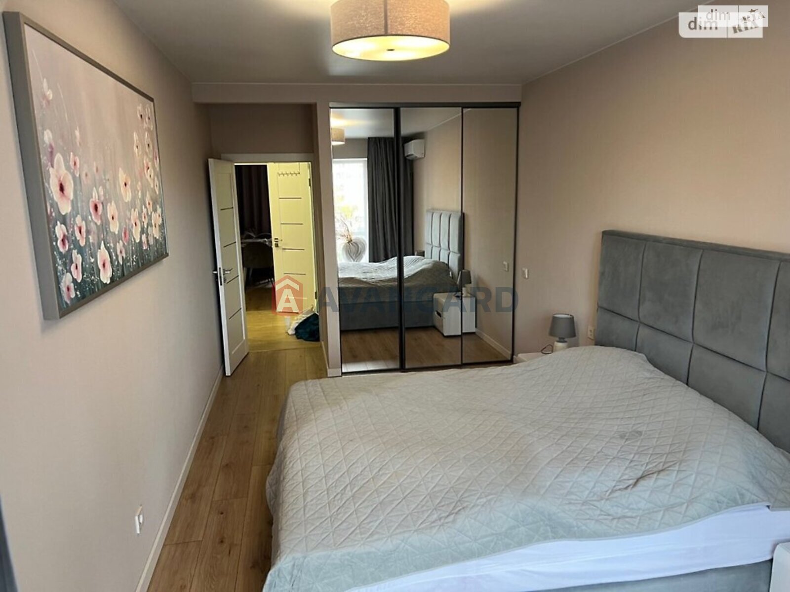 Продажа трехкомнатной квартиры в Днепре, на ул. Набережная Победы 42, район Соборный фото 1