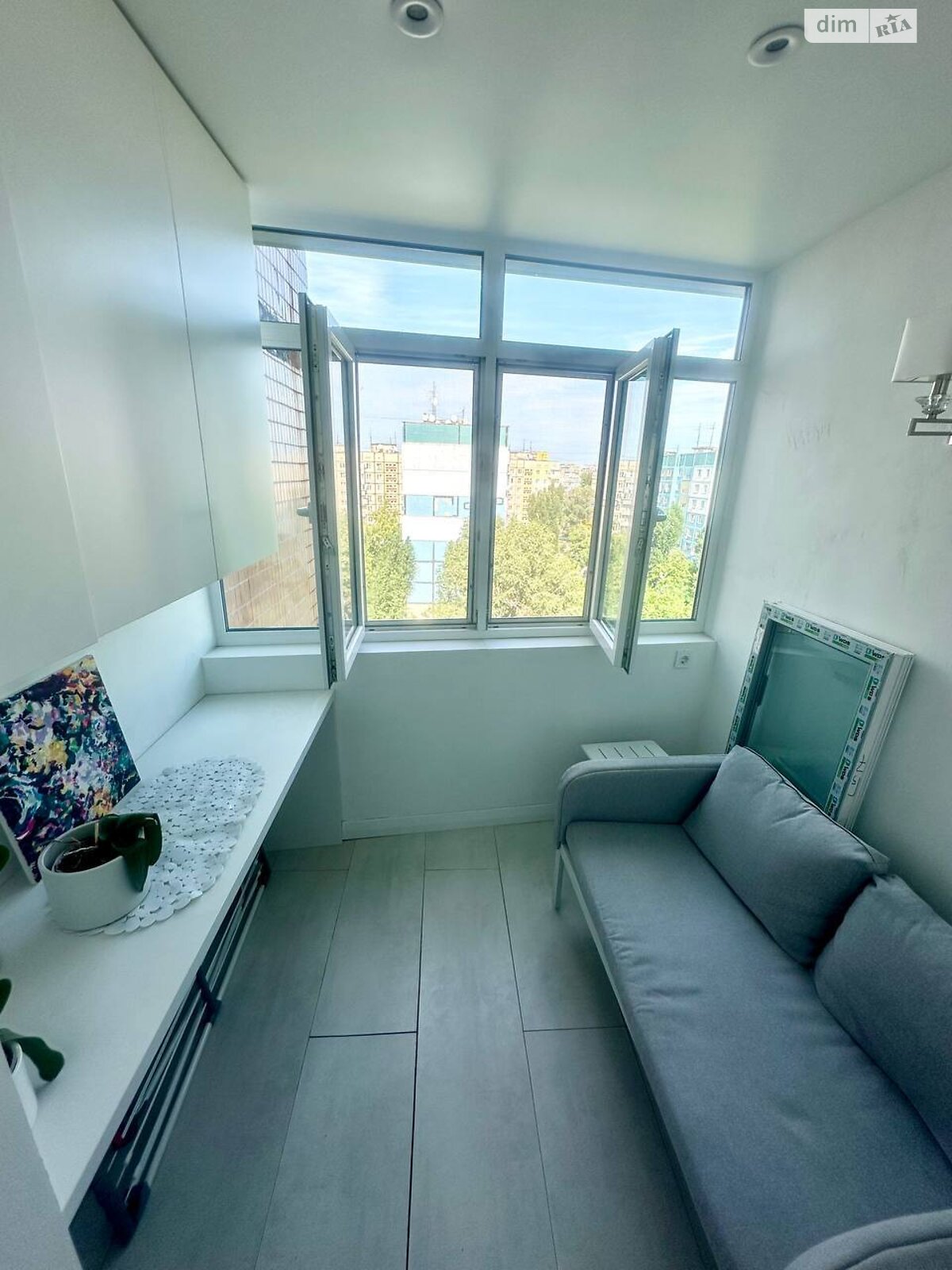 Продаж трикімнатної квартири в Дніпрі, на вул. Новорічна 53, район Соборний фото 1 Продаж трикімнатної квартири в Дніпрі, на вул. Новорічна 53, район Соборний фото 1