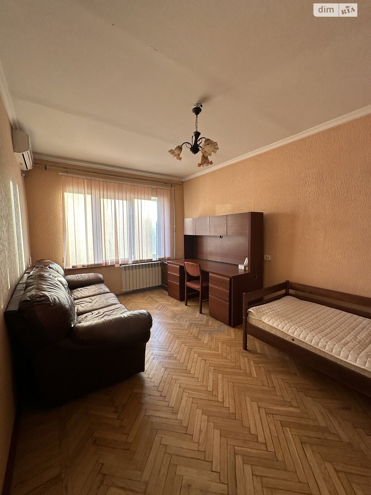 Продаж трикімнатної квартири в Дніпрі, на вул. Писаржевського 3, район Соборний фото 1