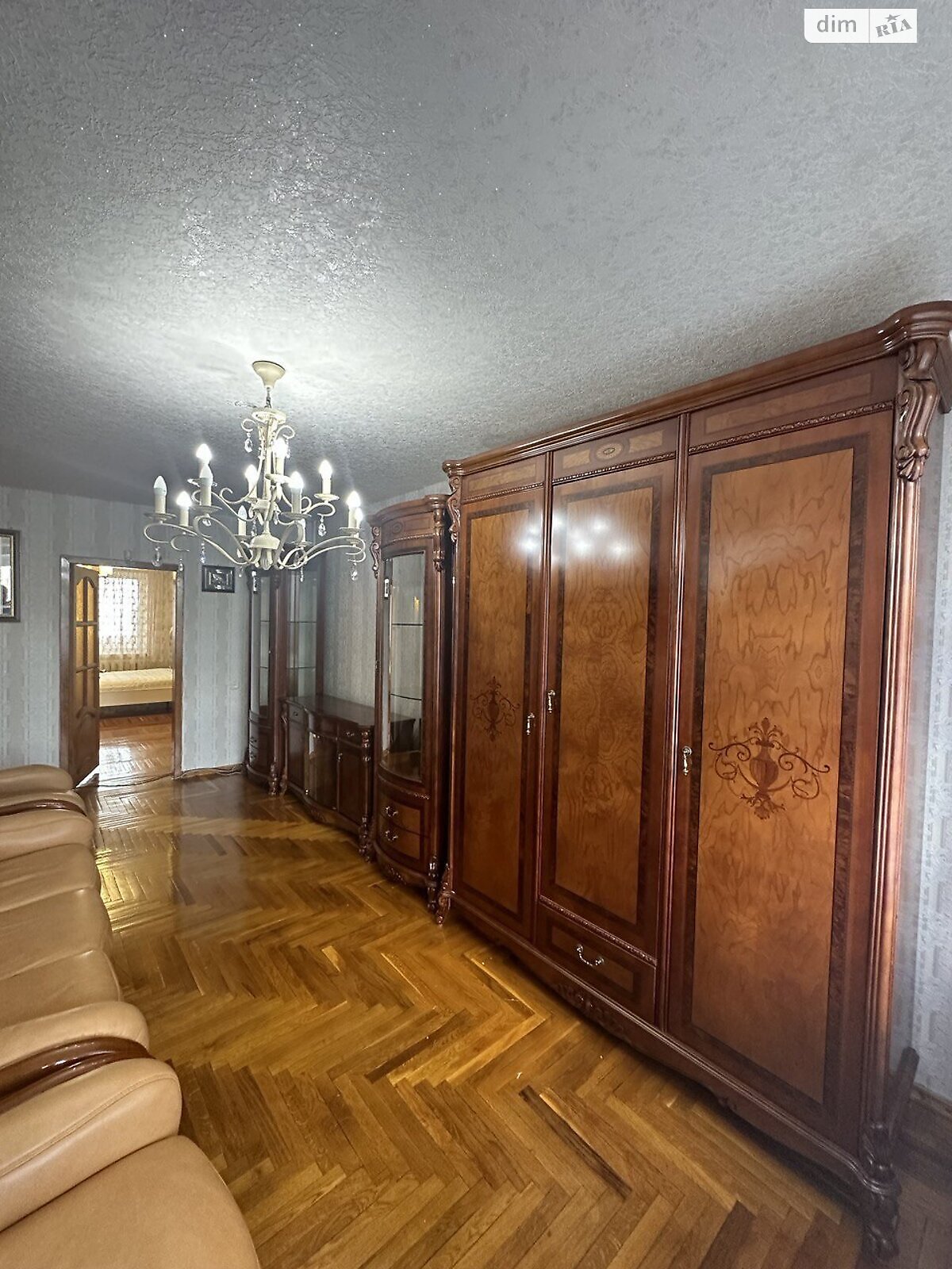 Продаж трикімнатної квартири в Дніпрі, на бул. Слави 3, район Соборний фото 1 Продаж трикімнатної квартири в Дніпрі, на бул. Слави 3, район Соборний фото 1