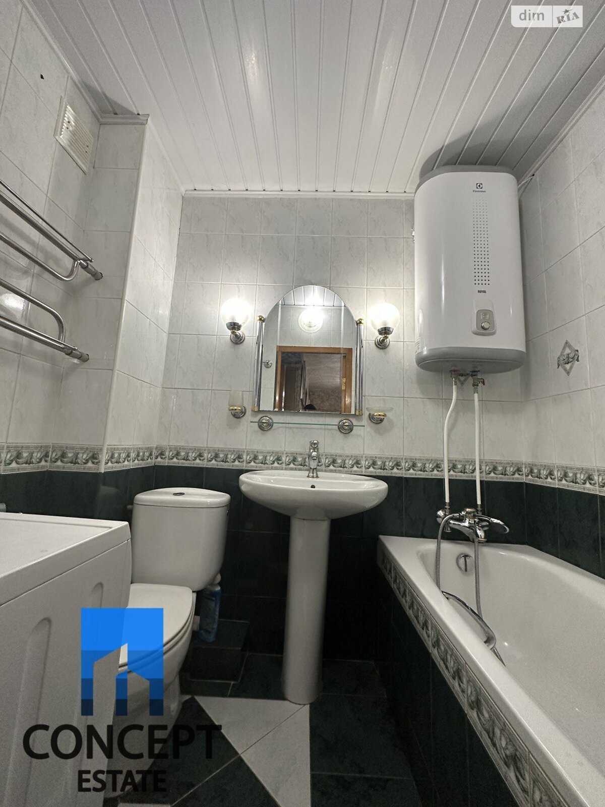 Продажа трехкомнатной квартиры в Днепре, на бул. Славы 3, район Соборный фото 1 Продажа трехкомнатной квартиры в Днепре, на бул. Славы 3, район Соборный фото 1