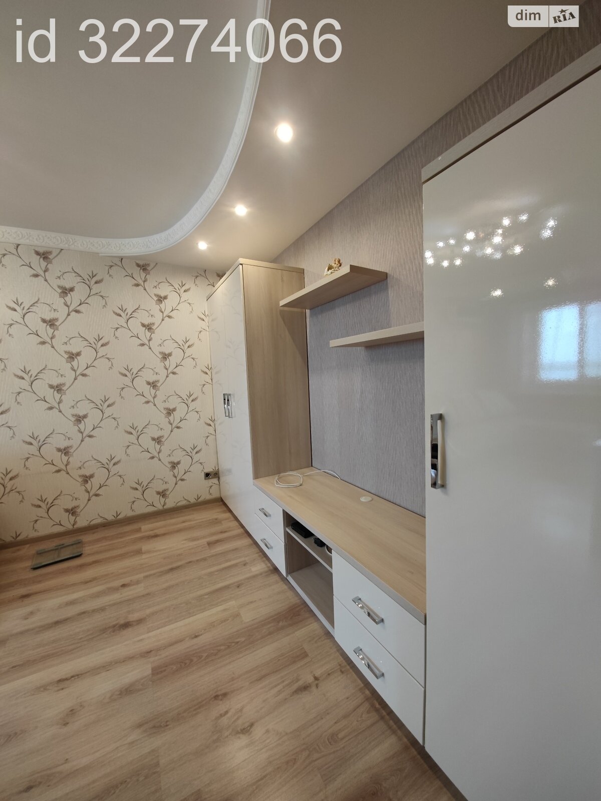 Продаж двокімнатної квартири в Дніпрі, на бул. Слави 4, район Соборний фото 1 Продаж двокімнатної квартири в Дніпрі, на бул. Слави 4, район Соборний фото 1