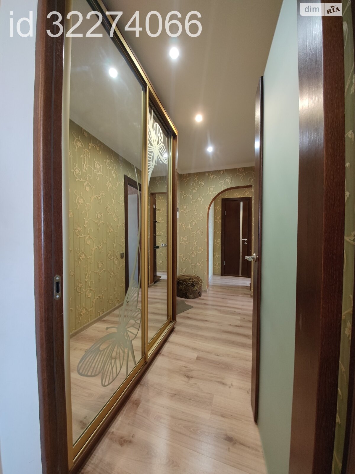 Продаж двокімнатної квартири в Дніпрі, на бул. Слави 4, район Соборний фото 1 Продаж двокімнатної квартири в Дніпрі, на бул. Слави 4, район Соборний фото 1