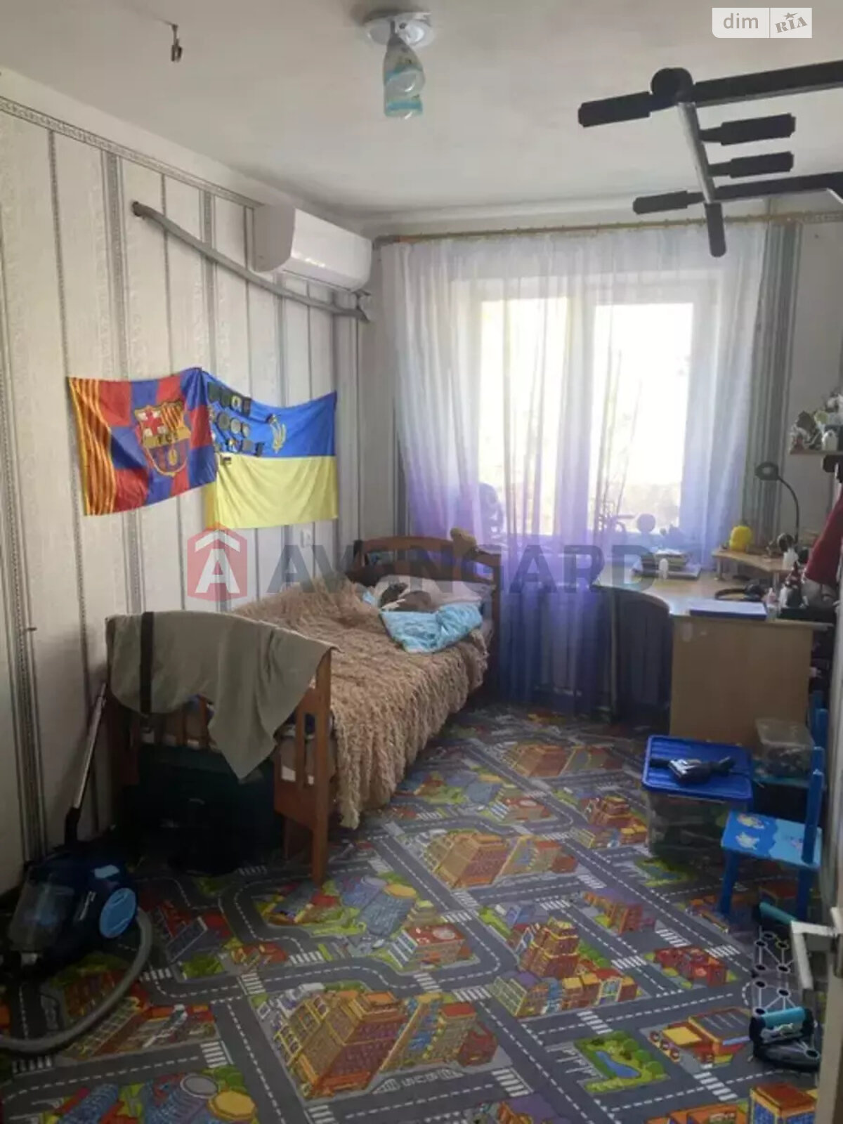Продаж трикімнатної квартири в Дніпрі, на бул. Слави 8, район Соборний фото 1 Продаж трикімнатної квартири в Дніпрі, на бул. Слави 8, район Соборний фото 1