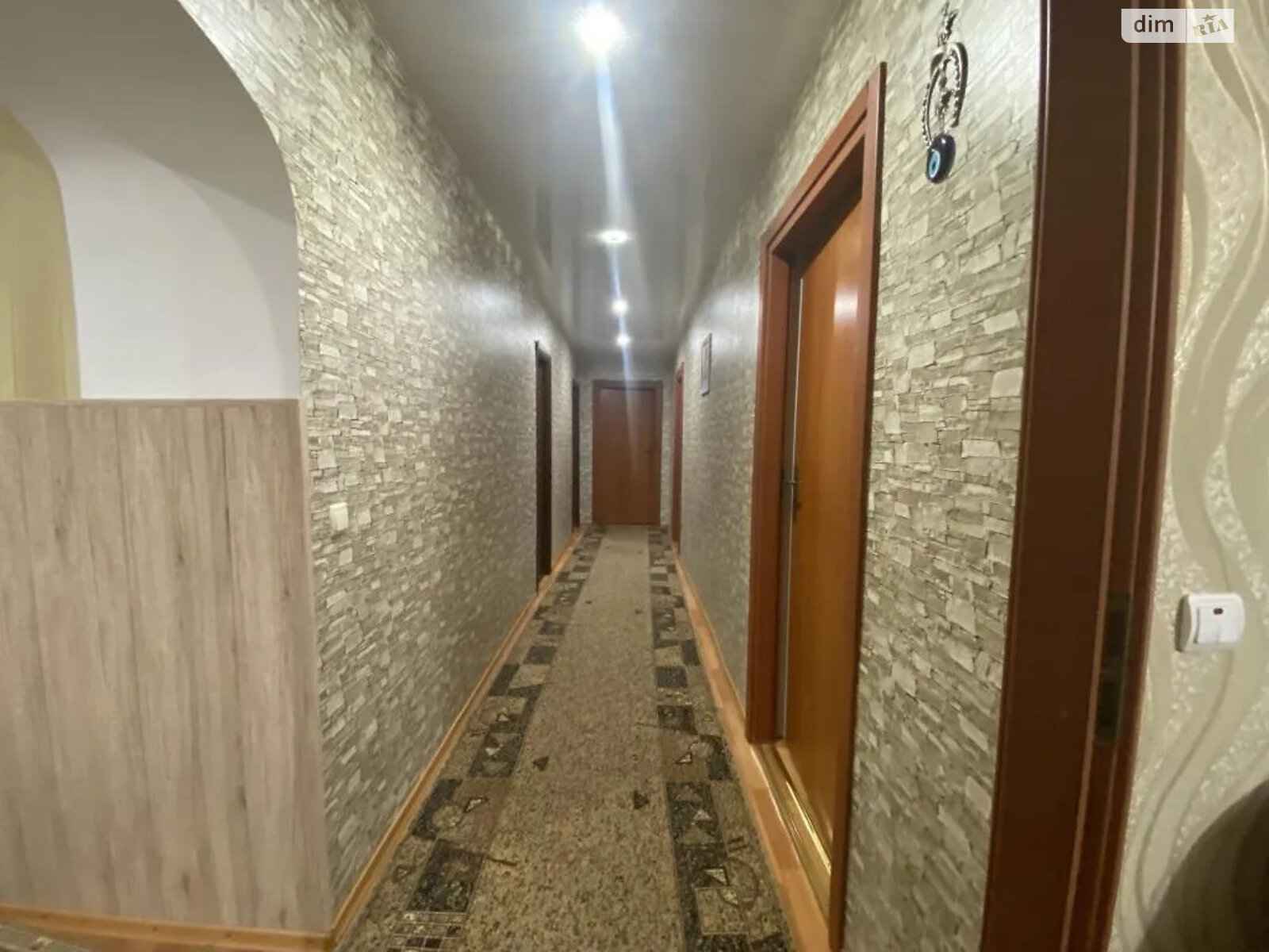 Продаж чотирикімнатної квартири в Дніпрі, на просп. Праці, район Соборний фото 1 Продаж чотирикімнатної квартири в Дніпрі, на просп. Праці, район Соборний фото 1