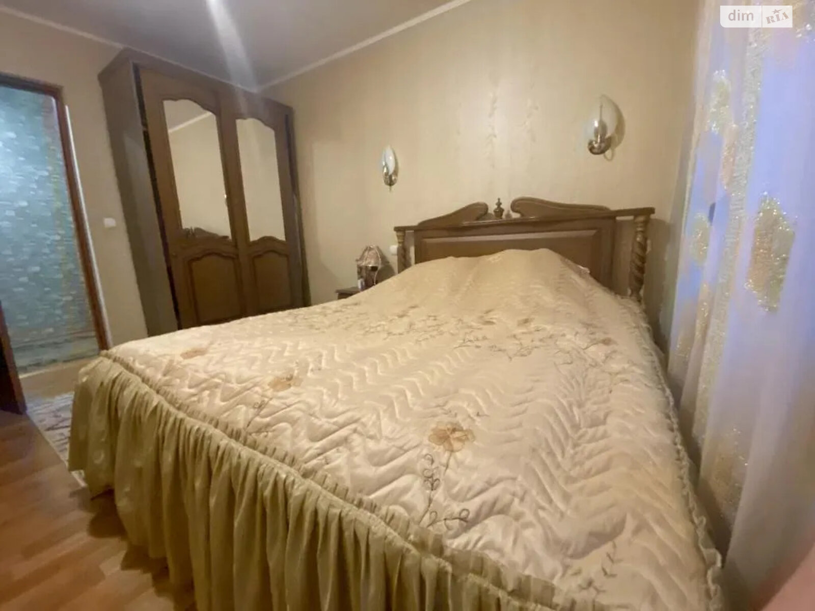 Продаж чотирикімнатної квартири в Дніпрі, на просп. Праці, район Соборний фото 1 Продаж чотирикімнатної квартири в Дніпрі, на просп. Праці, район Соборний фото 1