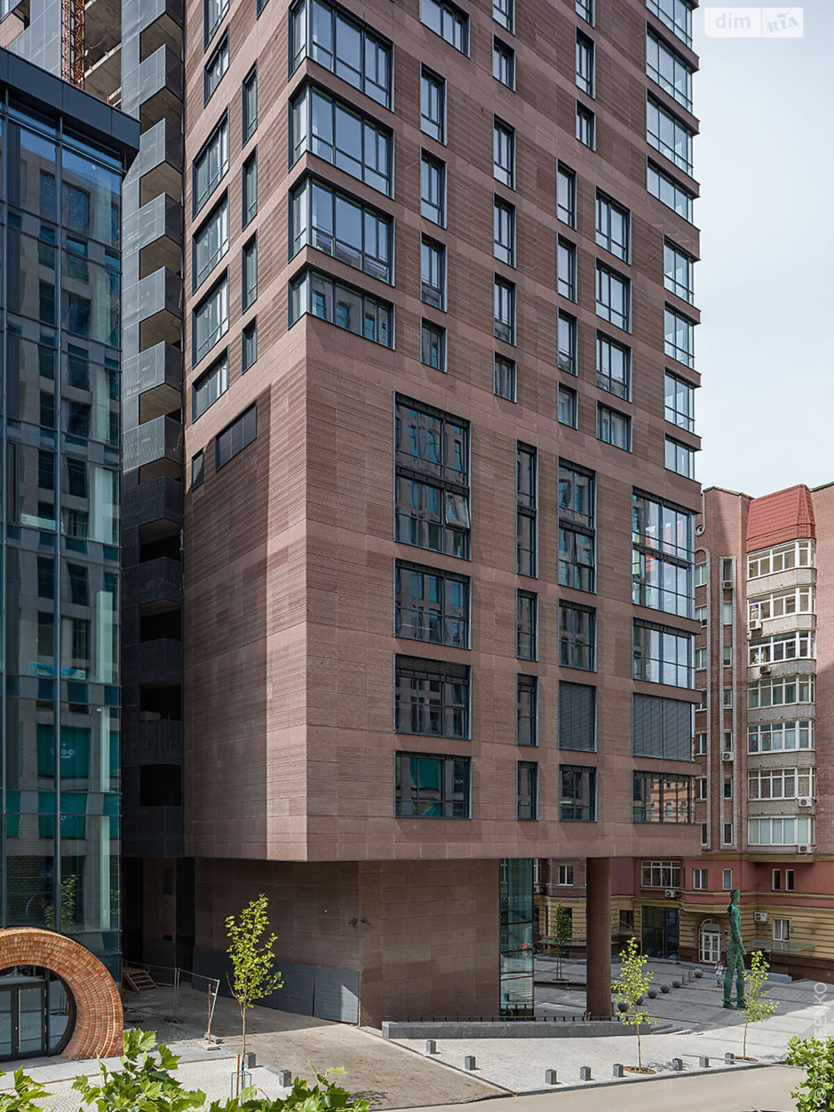 Продажа трехкомнатной квартиры в Днепре, на ул. Южная 51Л, район Соборный фото 1 Продажа трехкомнатной квартиры в Днепре, на ул. Южная 51Л, район Соборный фото 1