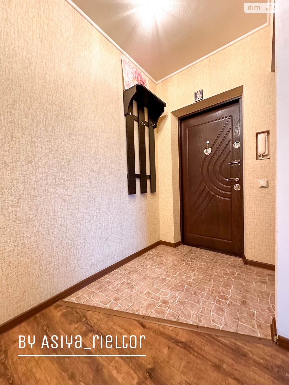 Продаж трикімнатної квартири в Дніпрі, на вул. Космічна 29, район Сокіл фото 1