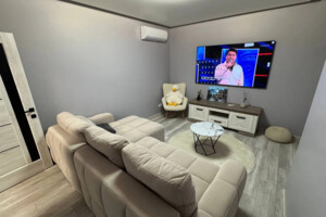 Продажа трехкомнатной квартиры в Днепре, на бул. Славы 45Б, район Сокол фото 2