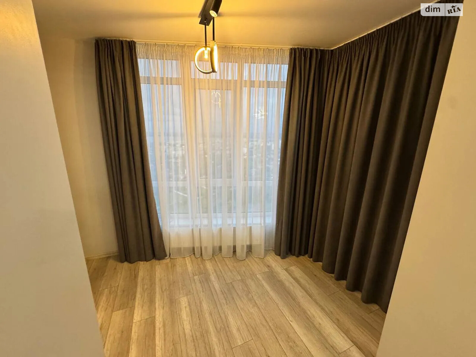 Продажа трехкомнатной квартиры в Днепре, на бул. Славы 45Б, район Сокол фото 1