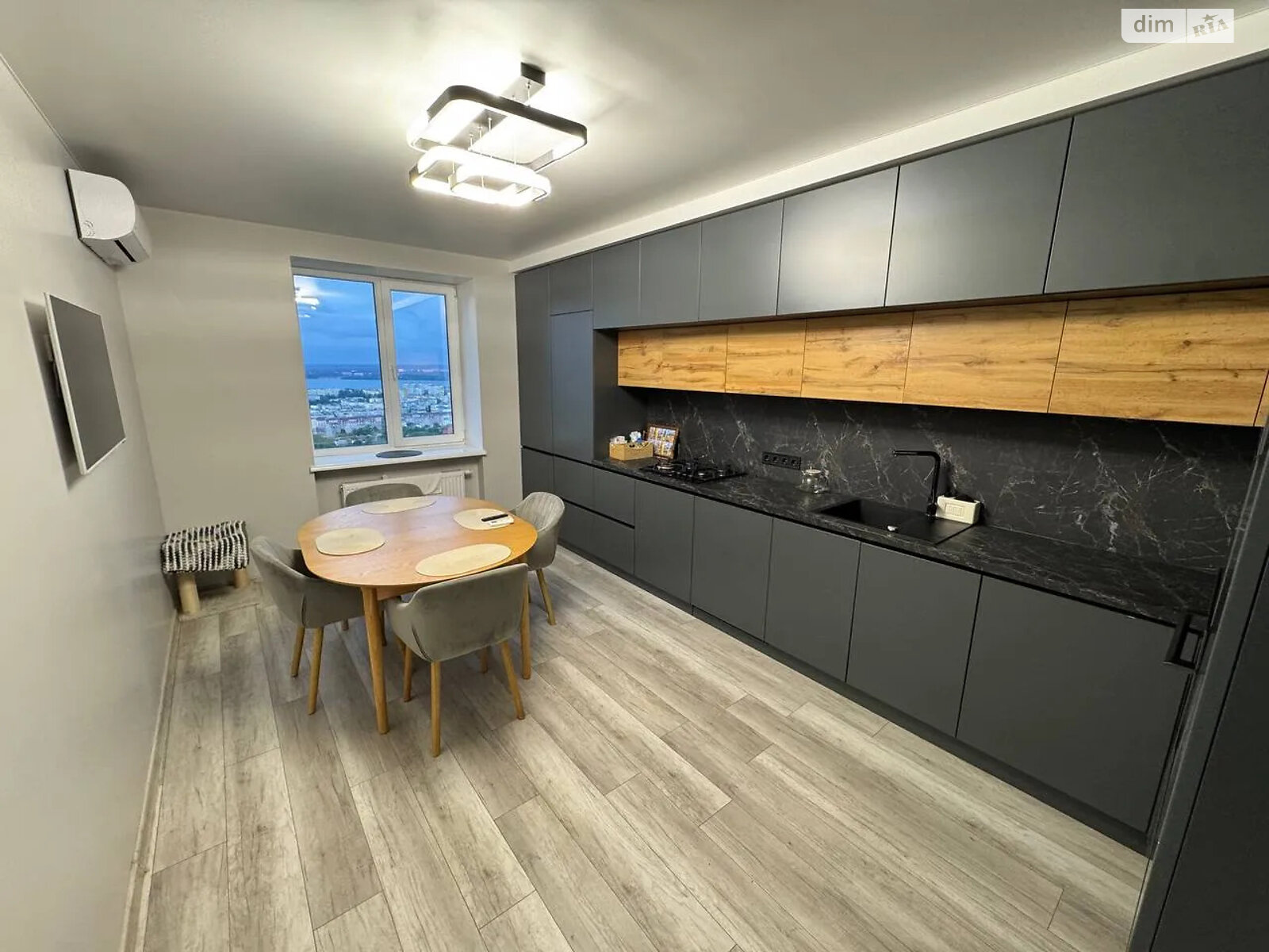 Продажа трехкомнатной квартиры в Днепре, на бул. Славы 45Б, район Сокол фото 1 Продажа трехкомнатной квартиры в Днепре, на бул. Славы 45Б, район Сокол фото 1