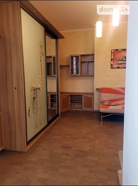 Продаж п`ятикімнатної квартири в Дніпрі на пров. Любарського 36 район Сонячний фото 1 Продаж п`ятикімнатної квартири в Дніпрі на пров. Любарського 36 район Сонячний фото 1