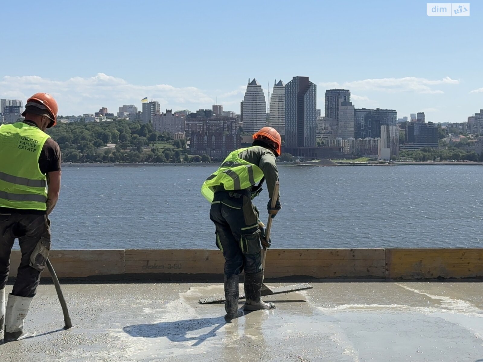 Продаж чотирикімнатної квартири в Дніпрі, на вул. Сонячна Набережна, район Сонячний фото 1