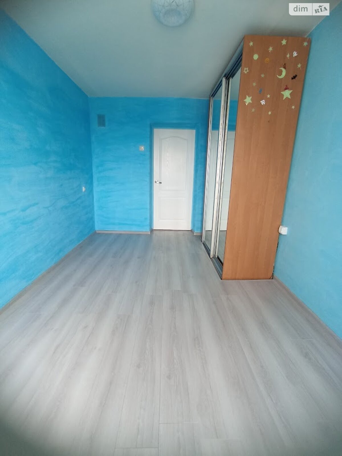 Продаж чотирикімнатної квартири в Дніпрі, на мас. Тополя-1 11, район Тополя-1 фото 1