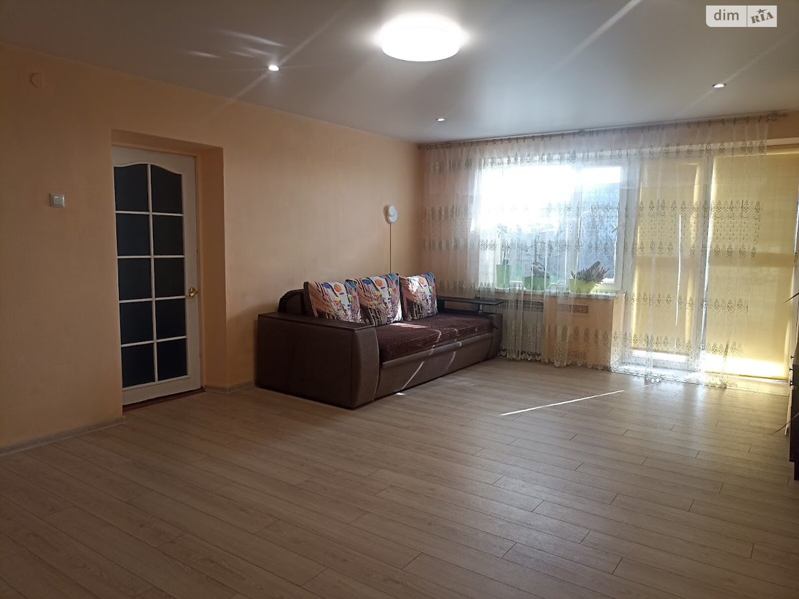 Продаж чотирикімнатної квартири в Дніпрі, на мас. Тополя-1 11, район Тополя-1 фото 1