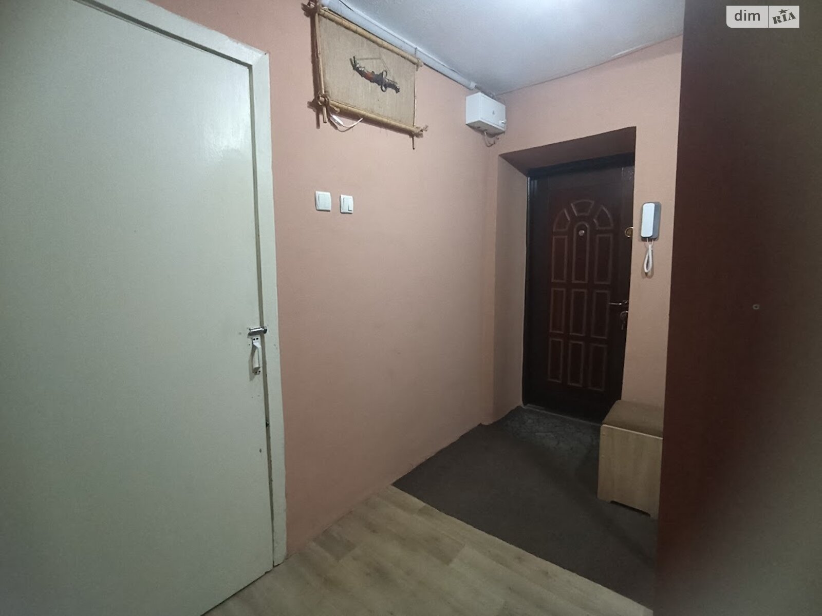 Продаж чотирикімнатної квартири в Дніпрі, на мас. Тополя-1 11, район Тополя-1 фото 1