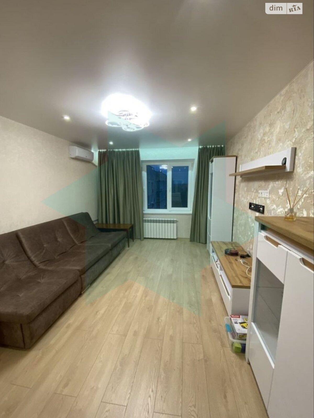 Продаж трикімнатної квартири в Дніпрі, на мас. Тополя-1 16/1, район Тополя-1 фото 1