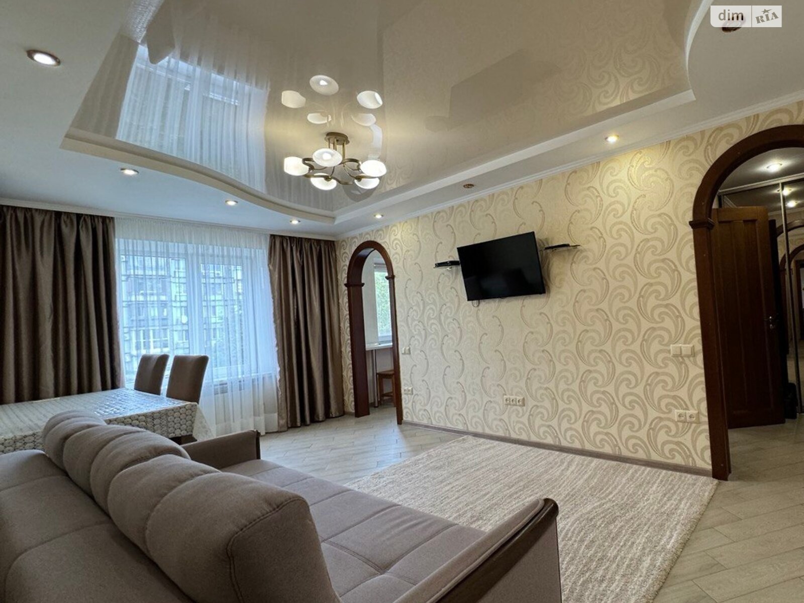 Продаж трикімнатної квартири в Дніпрі, на мас. Тополя-1 13, район Тополя-1 фото 1