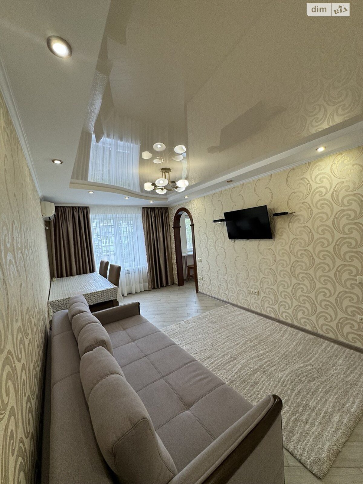 Продаж трикімнатної квартири в Дніпрі, на мас. Тополя-1 13, район Тополя-1 фото 1