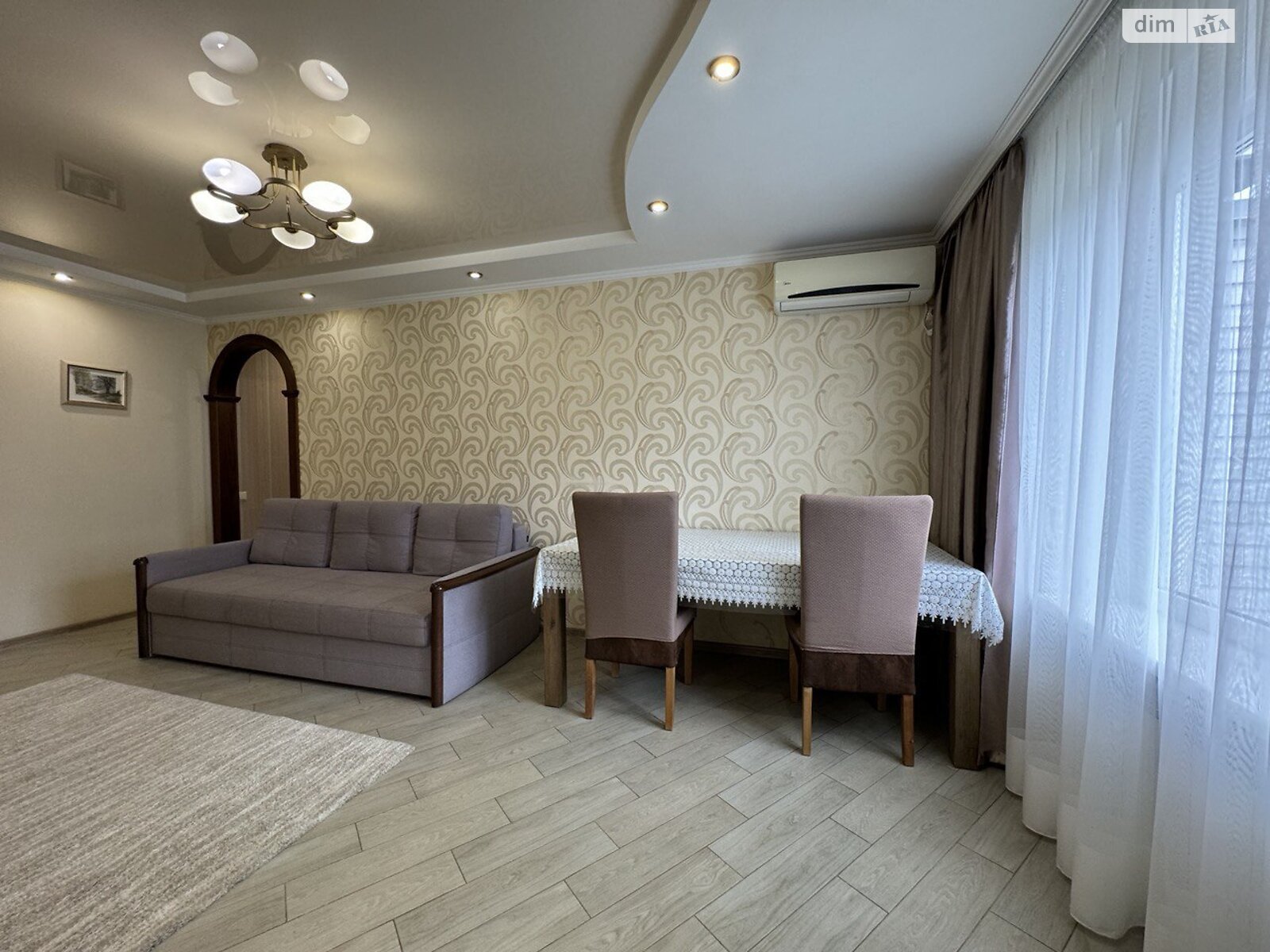 Продаж трикімнатної квартири в Дніпрі, на мас. Тополя-1 13, район Тополя-1 фото 1