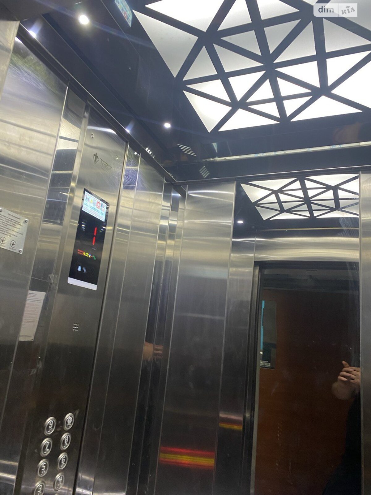 Продаж трикімнатної квартири в Дніпрі, на мас. Тополя-1 15, район Тополя-1 фото 1